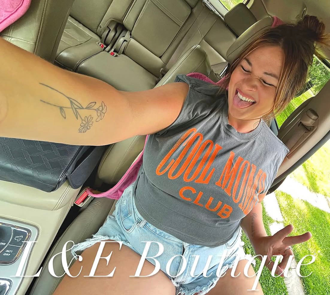 COOL MOMS CLUB cut off tank