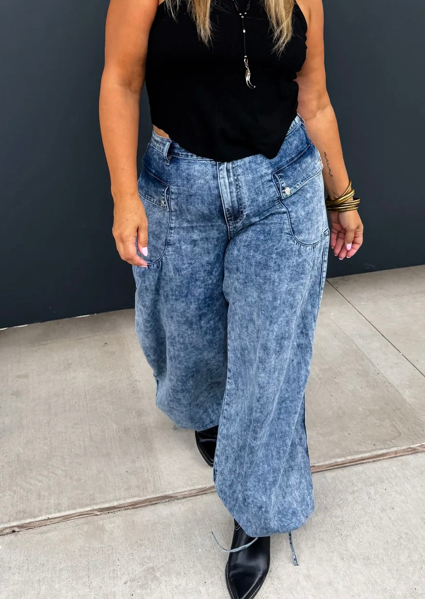 Cinch hem wide leg jeans||adjustable bottoms