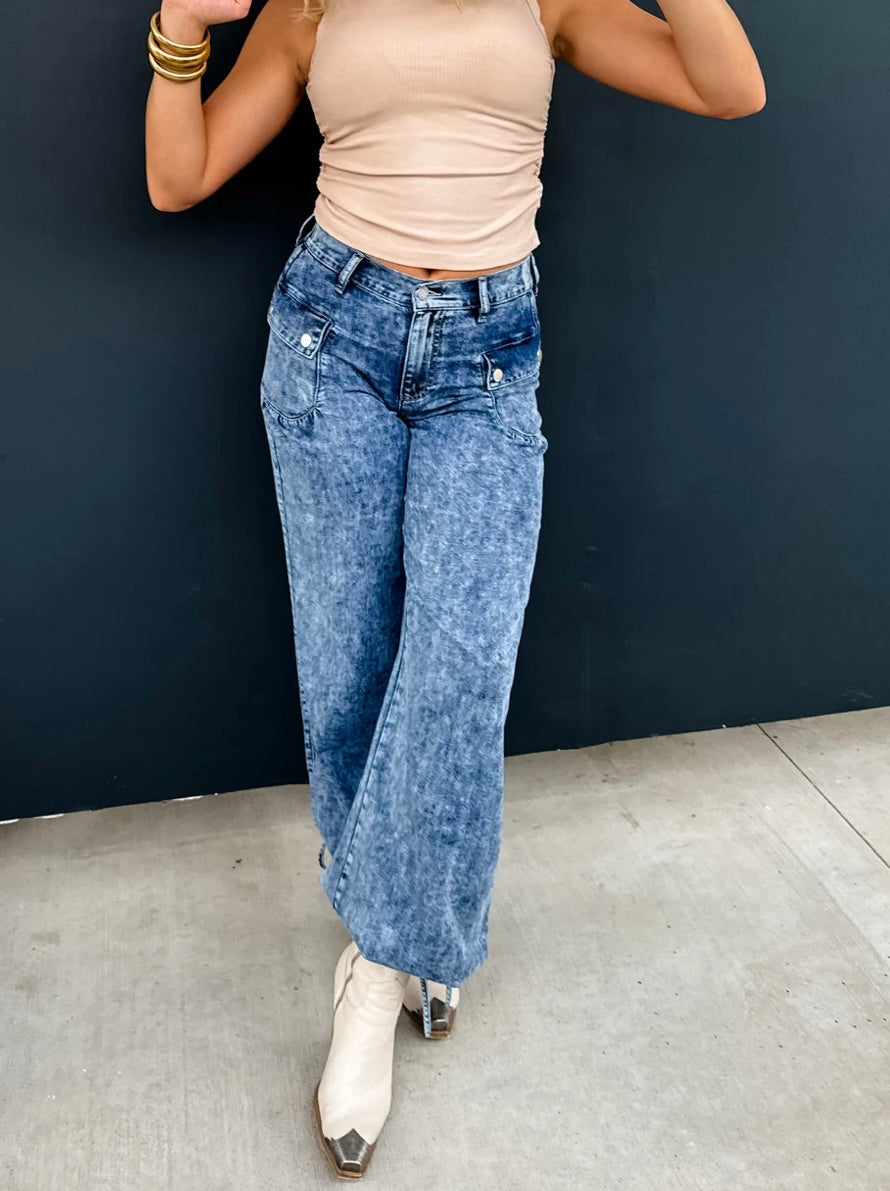 Cinch hem wide leg jeans||adjustable bottoms