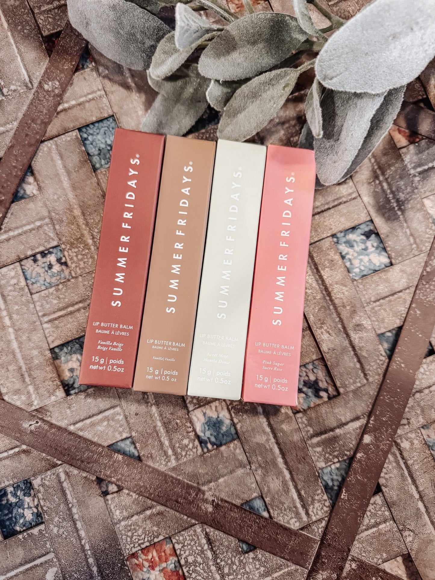 LIP GLOSS•sent at random•(PREORDER- orders go in every friday||5-7 business days)