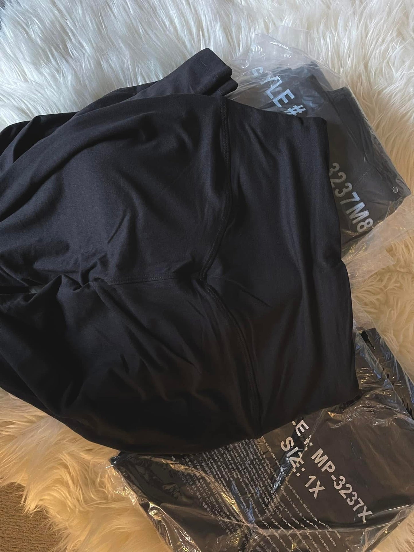 Black wide waist + v-cut back