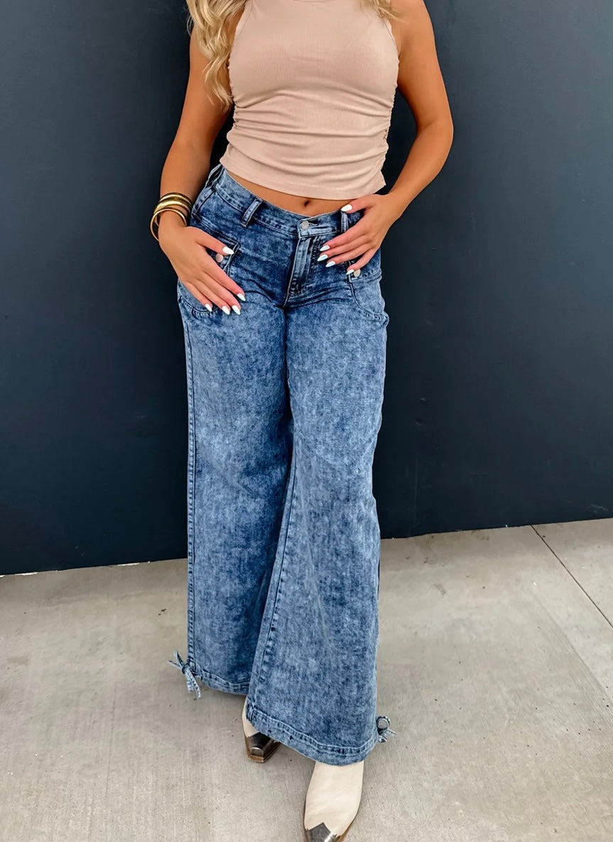 Cinch hem wide leg jeans||adjustable bottoms